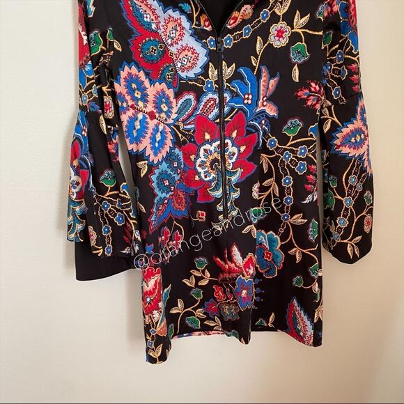 Alice + Olivia Black Paisley Long Flare Sleeve Mini Dress 2 - Picture 12 of 16